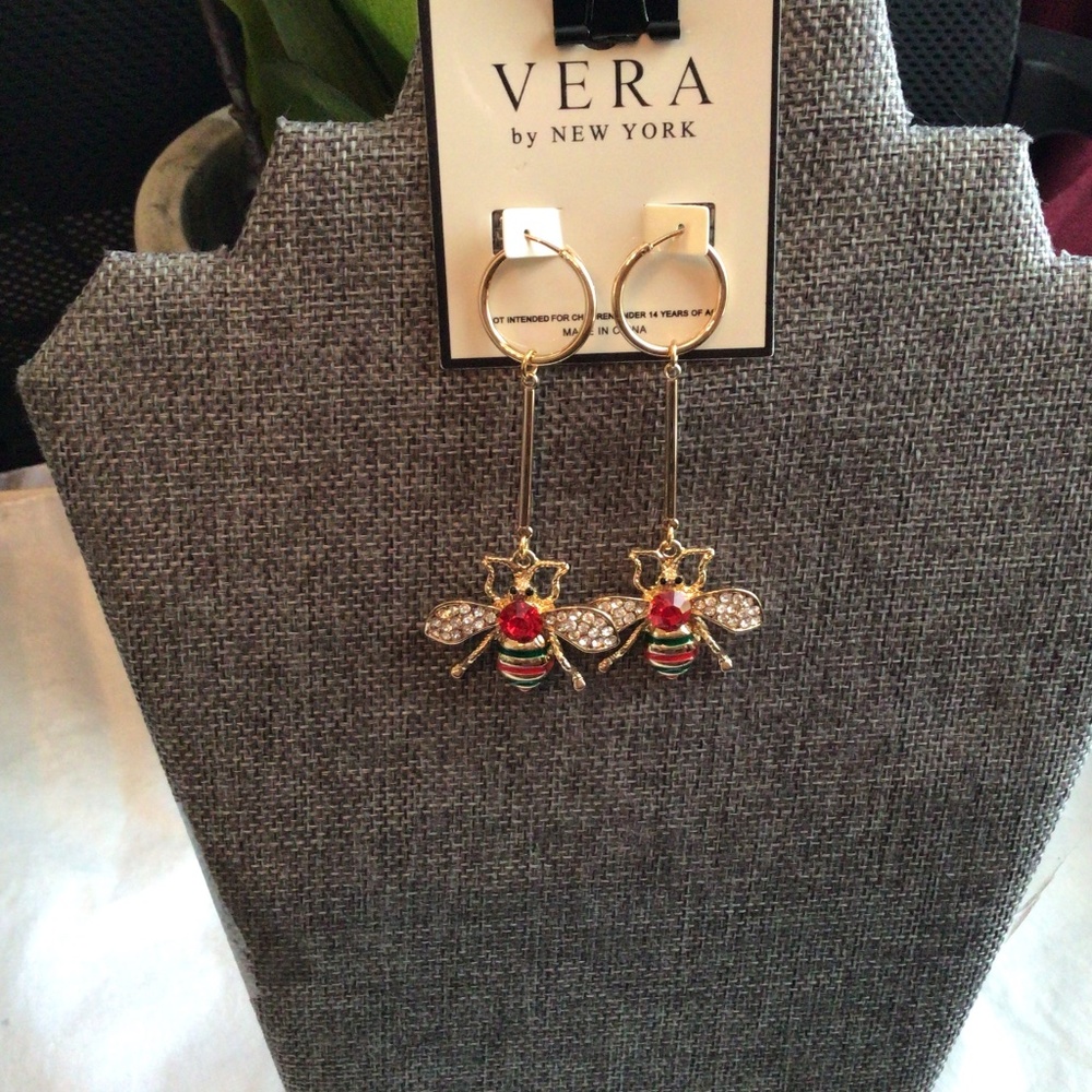Stylish Bee red rhinestone dangling earrings